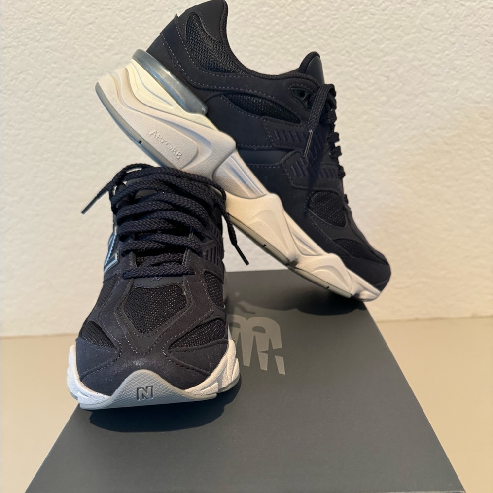 Brand new never worn New Balance 9060s